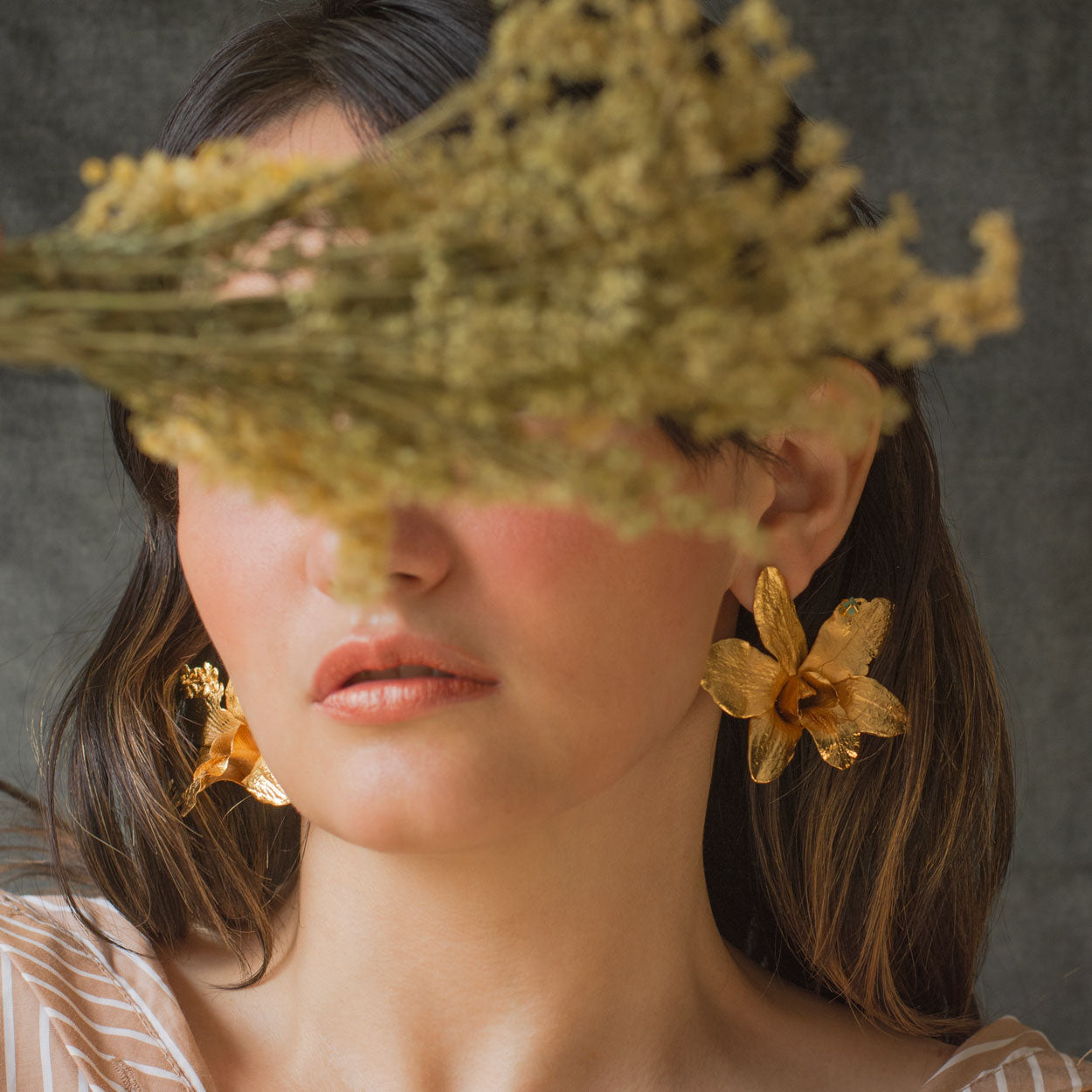 Aretes Orquidea Dendrobium Esmeralda Sauco