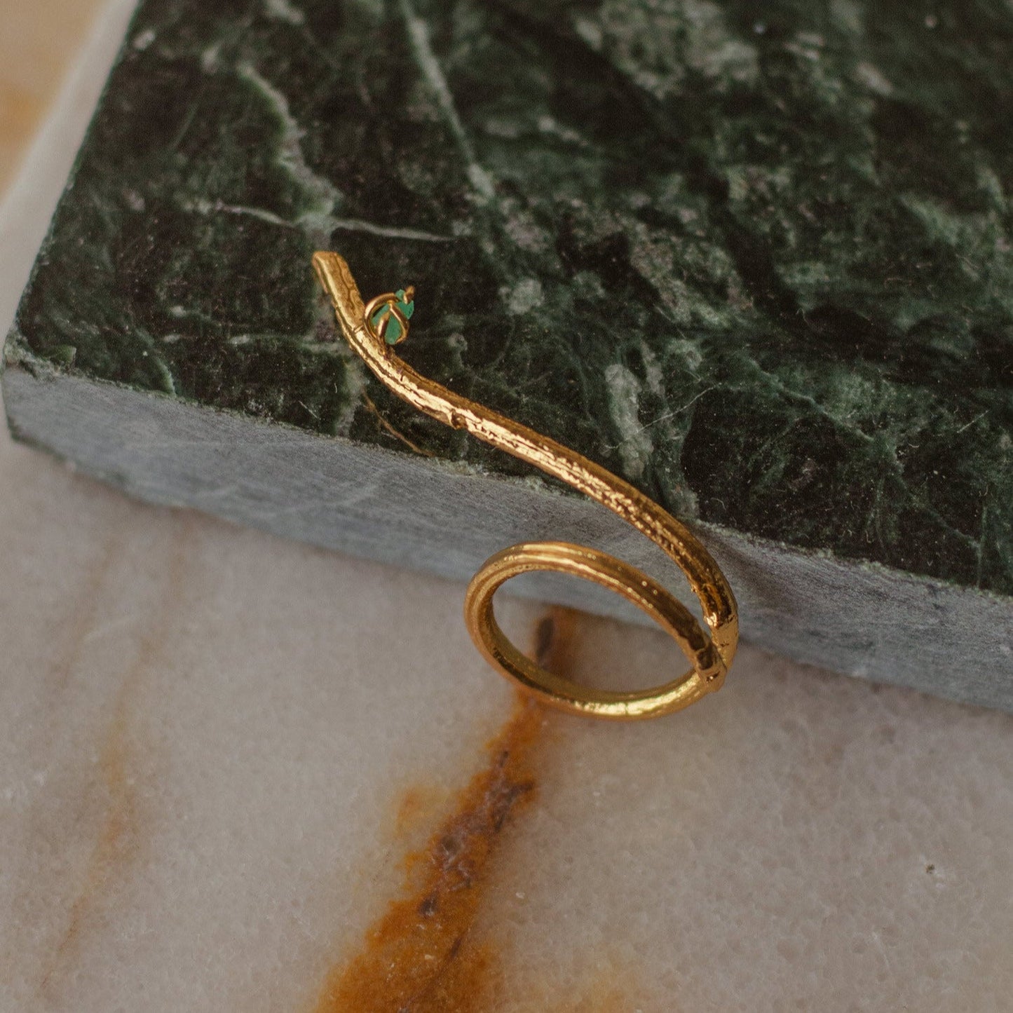 Anillo Ramita Abierto Esmeralda