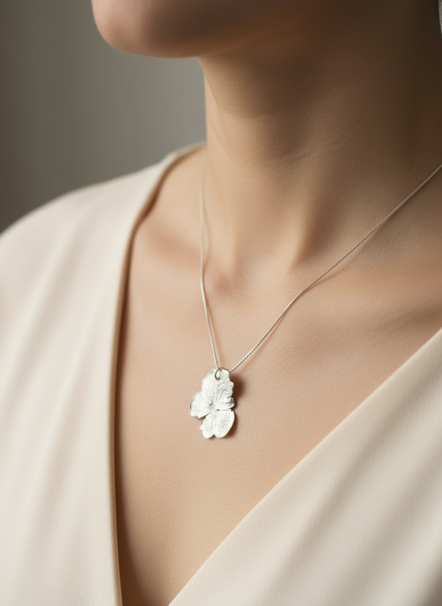 Gargantilla Flor Hortensia Plata Ecológica