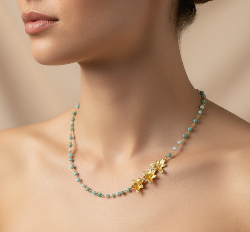 Collar Tres Orquidea Maxilaria Aguamarina