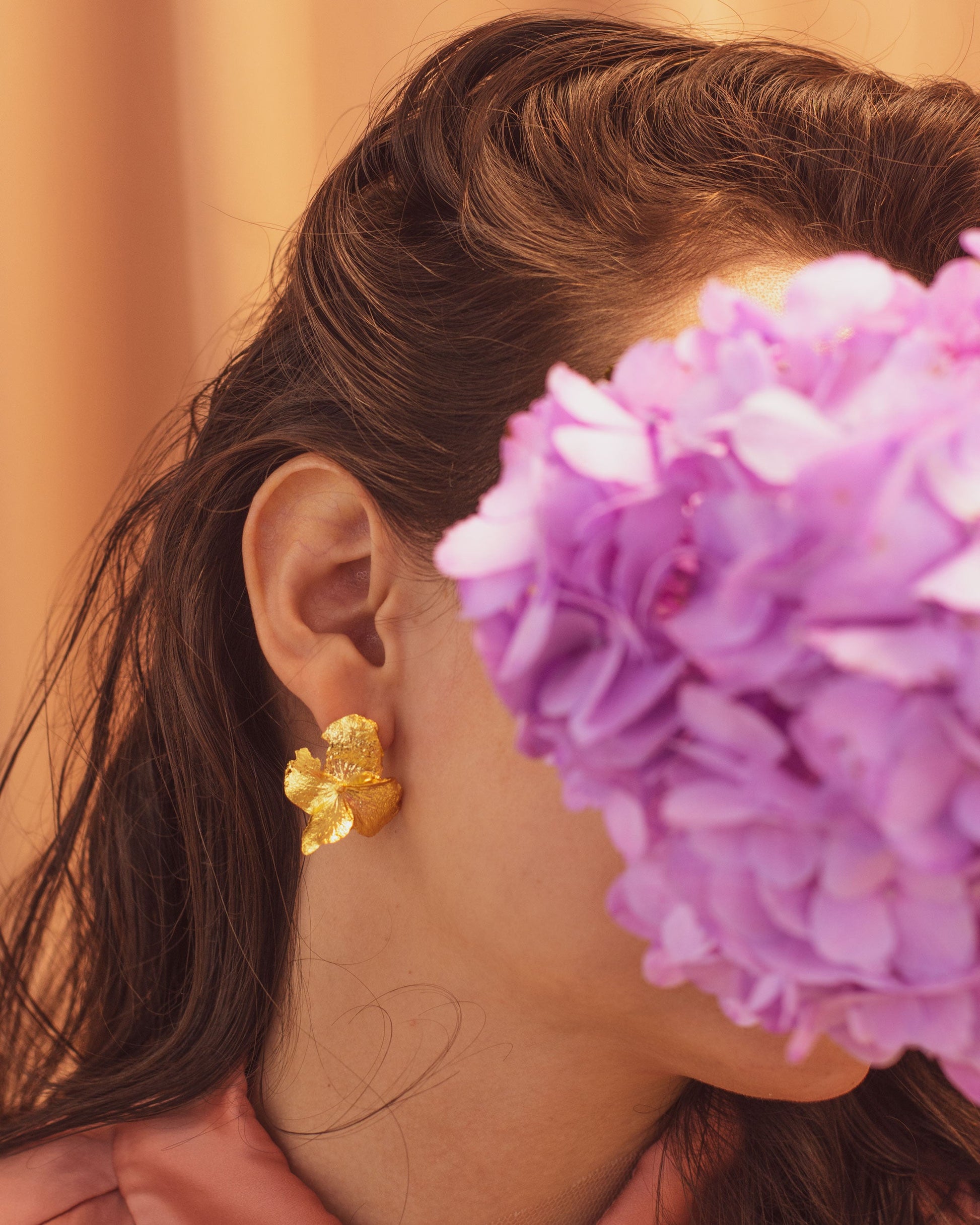 Elegant Hydrangea Flower Stud Earrings in 24K gold plating, a unique accessory that brings the beauty of nature to your everyday style