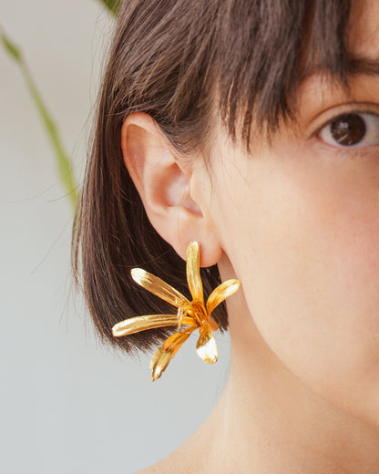 Elegant Agapanthus Lily Stud Earrings plated in 24K gold, capturing the grace of natural beauty in a sophisticated design