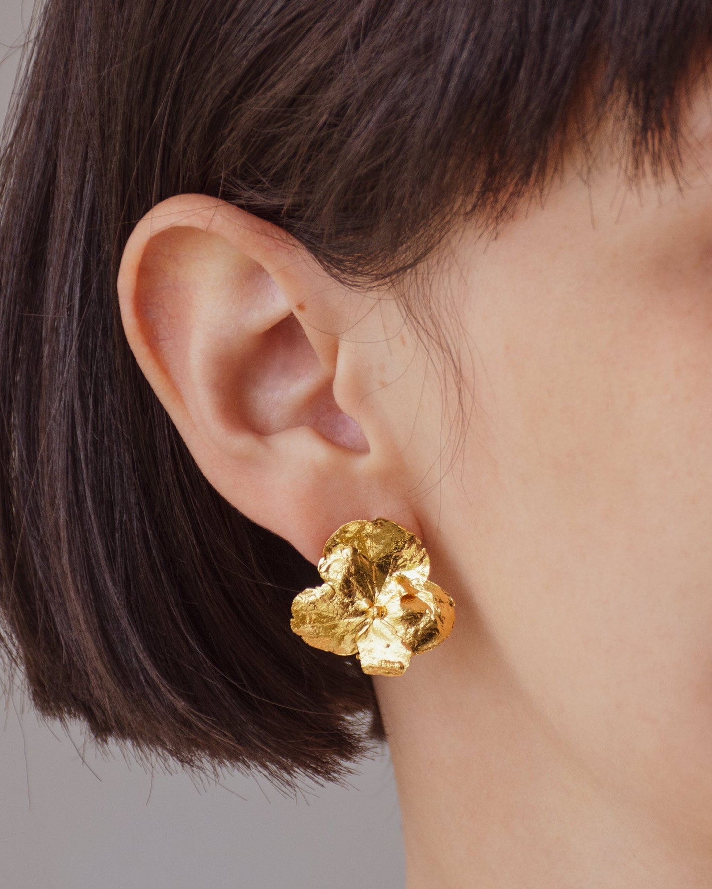 Elegant Hydrangea Flower Stud Earrings in 24K gold plating, a unique accessory that brings the beauty of nature to your everyday style