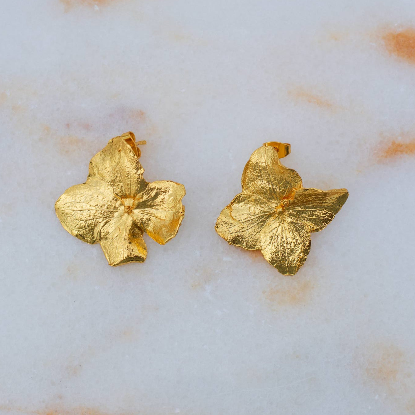 Elegant Hydrangea Flower Stud Earrings in 24K gold plating, a unique accessory that brings the beauty of nature to your everyday style